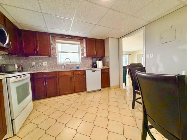 3500 Galt Ocean Drive 909, Fort Lauderdale, FL 33308