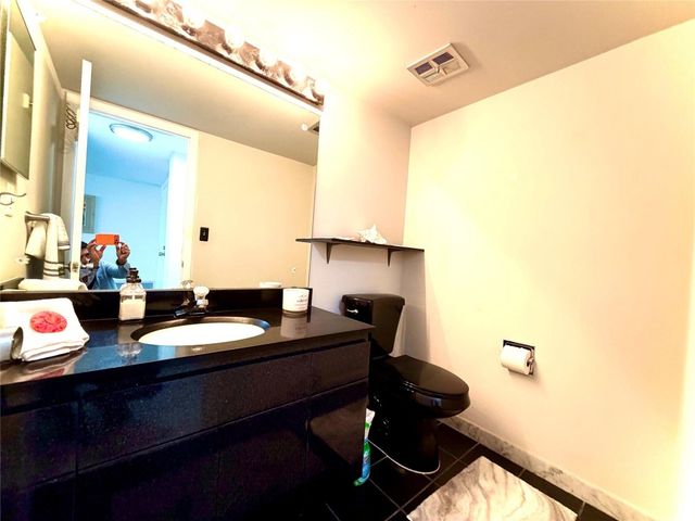 3500 Galt Ocean Drive 909, Fort Lauderdale, FL 33308