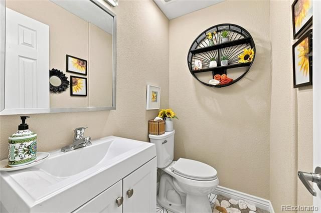 1250 S Elm Street, Denver, CO 80246