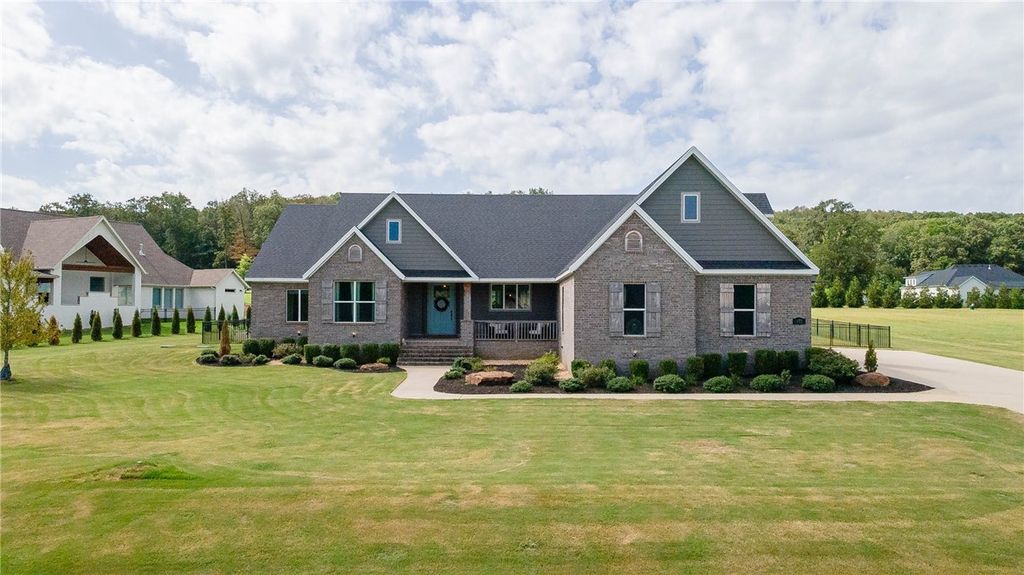 473 Winding Spring Drive, Fayetteville, AR 72703