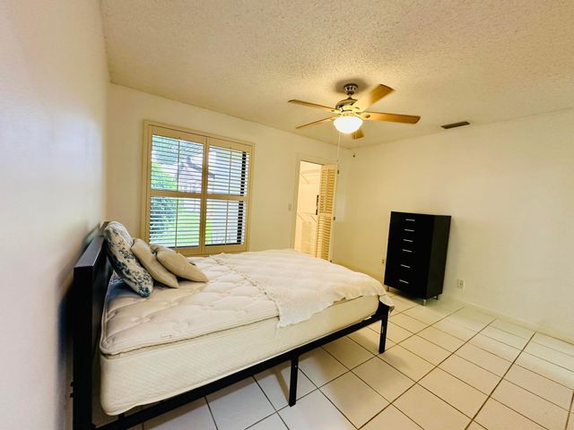 5077 FORSYTHIA Street, Delray Beach, FL 33484