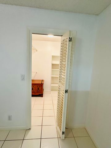 5077 FORSYTHIA Street, Delray Beach, FL 33484