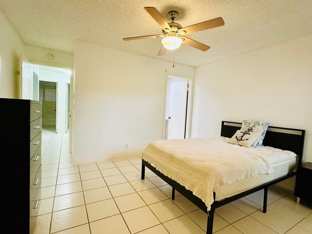 5077 FORSYTHIA Street, Delray Beach, FL 33484