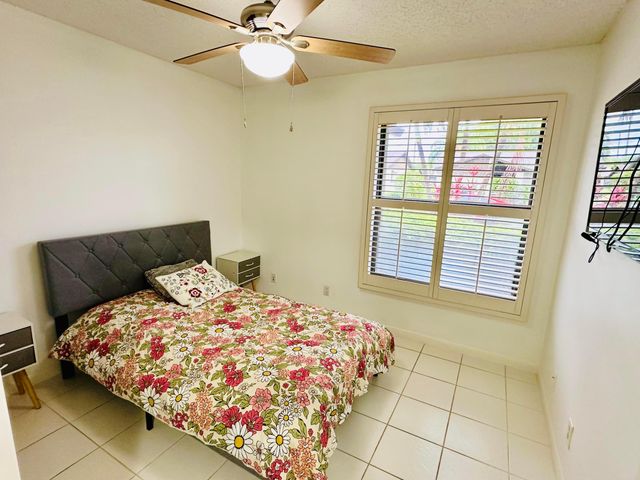 5077 FORSYTHIA Street, Delray Beach, FL 33484