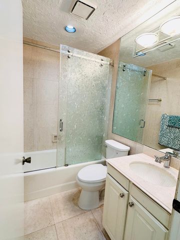 5077 FORSYTHIA Street, Delray Beach, FL 33484