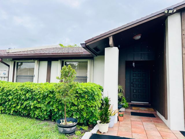5077 FORSYTHIA Street, Delray Beach, FL 33484
