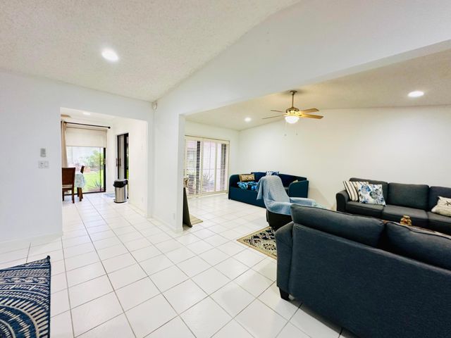 5077 FORSYTHIA Street, Delray Beach, FL 33484