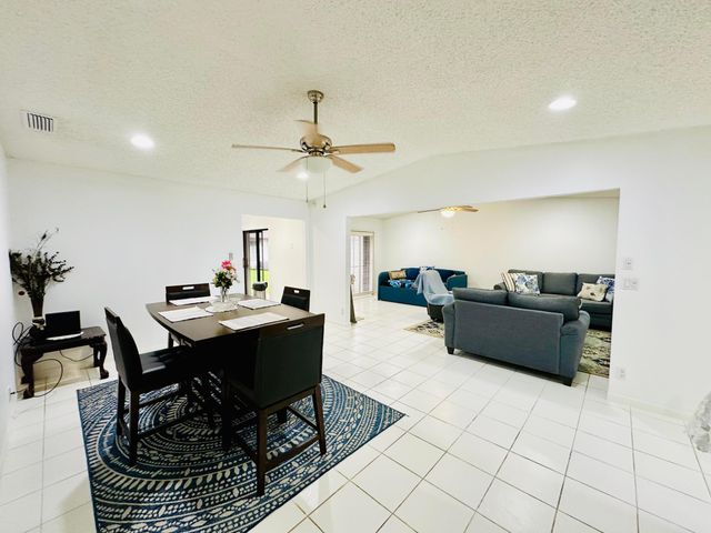 5077 FORSYTHIA Street, Delray Beach, FL 33484