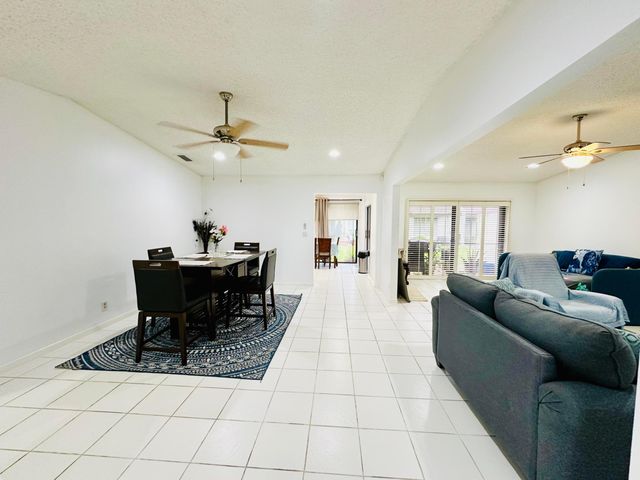 5077 FORSYTHIA Street, Delray Beach, FL 33484