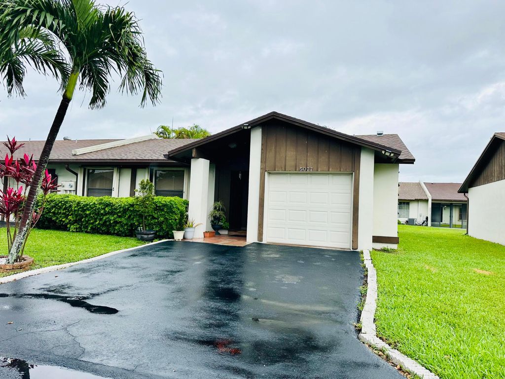 5077 FORSYTHIA Street, Delray Beach, FL 33484