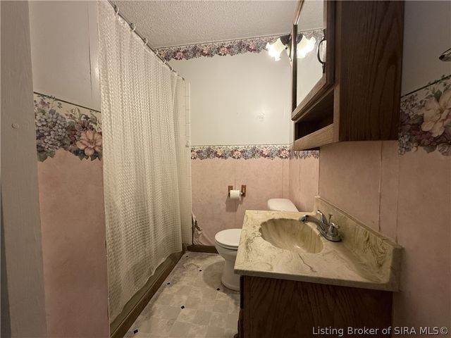 806 Sharon Drive, Jeffersonville, IN 47130