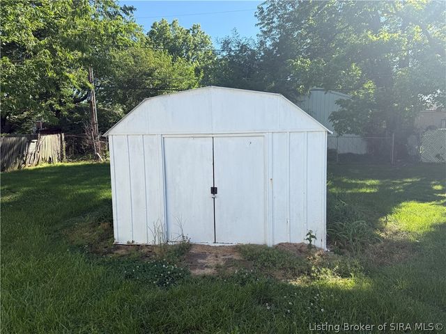 806 Sharon Drive, Jeffersonville, IN 47130