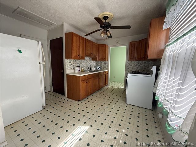 806 Sharon Drive, Jeffersonville, IN 47130
