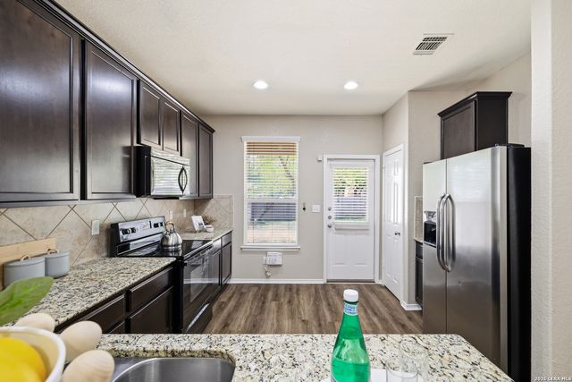 474 Walnut Crest, Selma, TX 78154