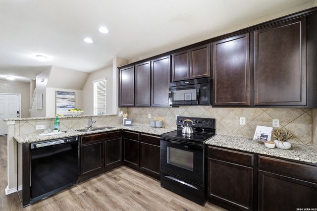 474 Walnut Crest, Selma, TX 78154