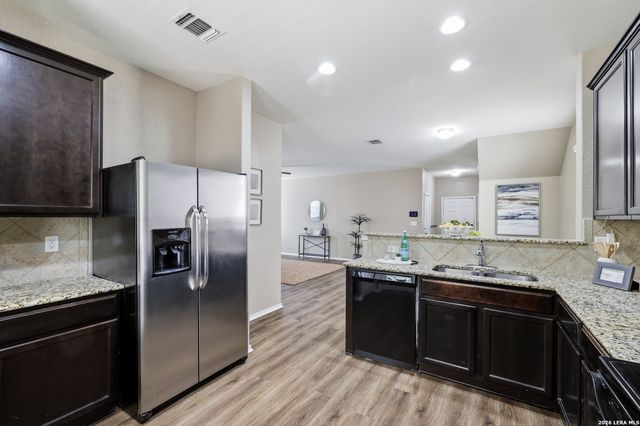 474 Walnut Crest, Selma, TX 78154