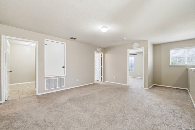 474 Walnut Crest, Selma, TX 78154