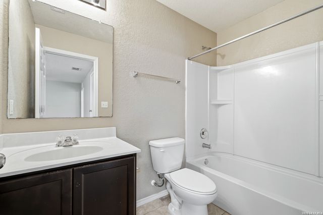 474 Walnut Crest, Selma, TX 78154