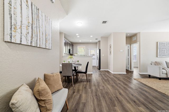 474 Walnut Crest, Selma, TX 78154