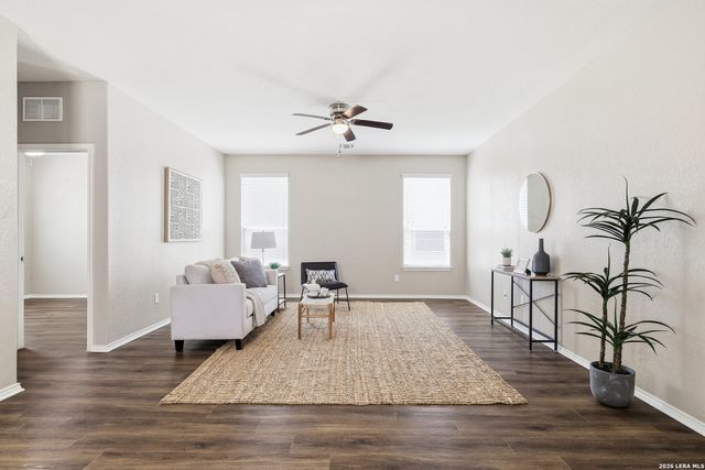 474 Walnut Crest, Selma, TX 78154