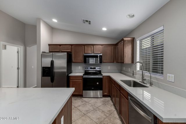 10645 E CLIFFROSE Lane, Florence, AZ 85132