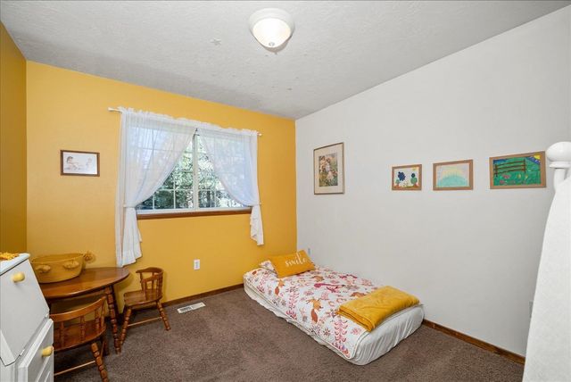 14905 W Maybob Rd, Nine Mile Falls, WA 99026