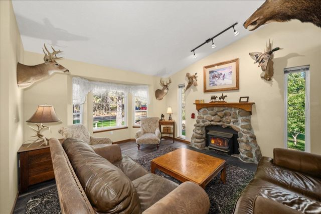 14905 W Maybob Rd, Nine Mile Falls, WA 99026