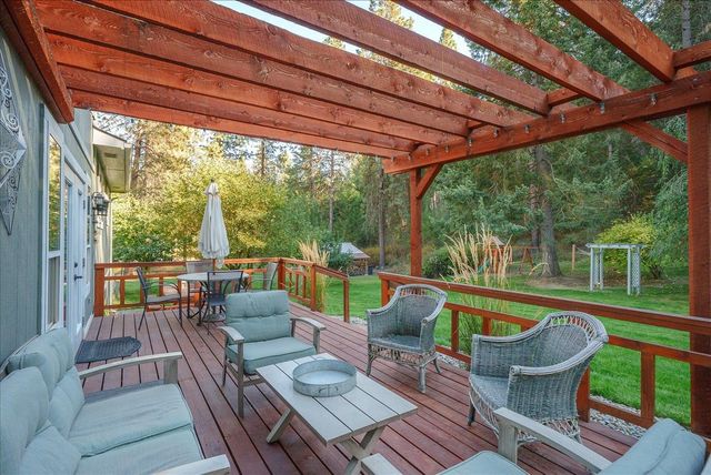 14905 W Maybob Rd, Nine Mile Falls, WA 99026