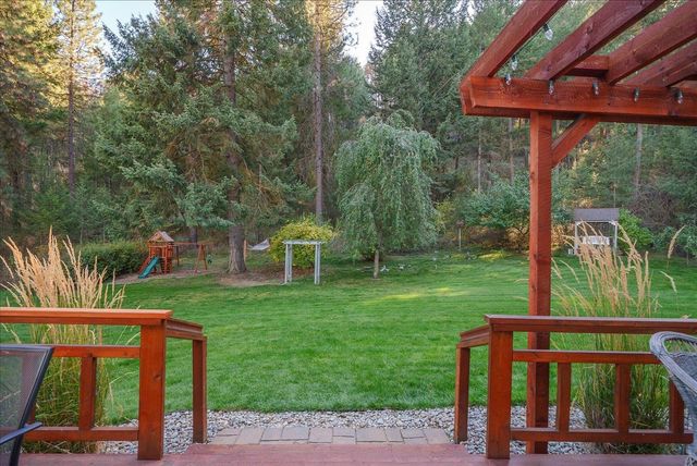14905 W Maybob Rd, Nine Mile Falls, WA 99026