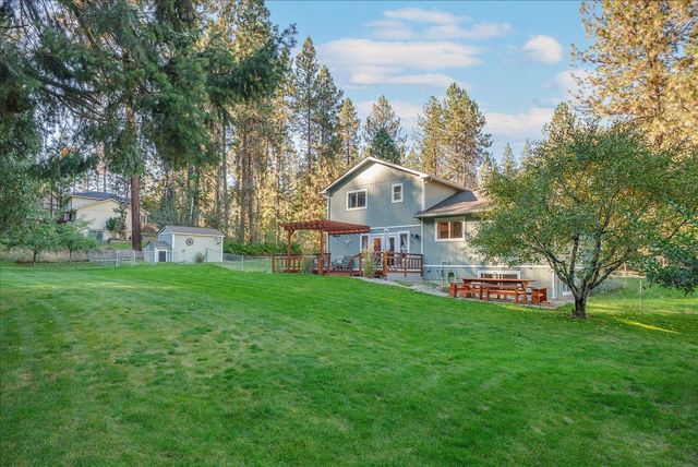 14905 W Maybob Rd, Nine Mile Falls, WA 99026