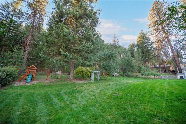 14905 W Maybob Rd, Nine Mile Falls, WA 99026
