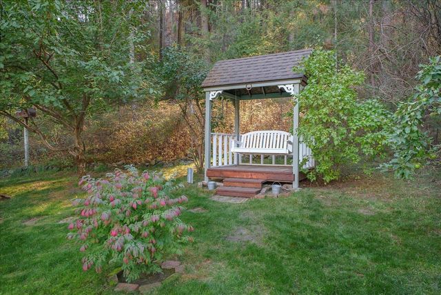 14905 W Maybob Rd, Nine Mile Falls, WA 99026