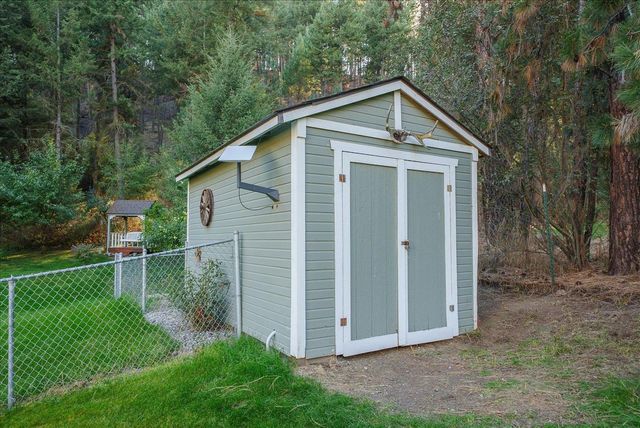 14905 W Maybob Rd, Nine Mile Falls, WA 99026