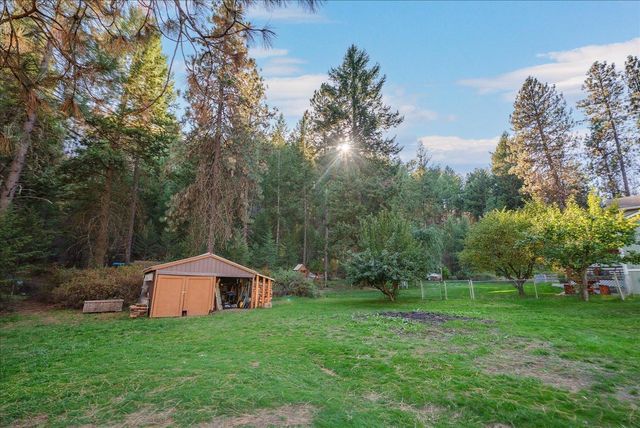 14905 W Maybob Rd, Nine Mile Falls, WA 99026