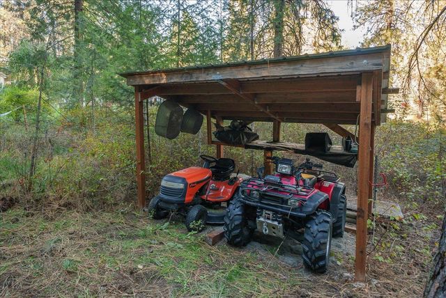 14905 W Maybob Rd, Nine Mile Falls, WA 99026