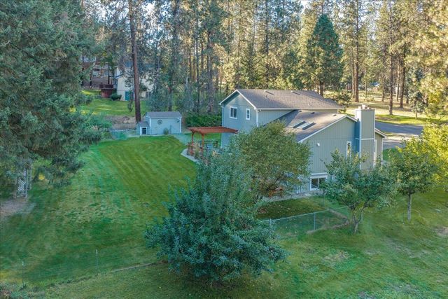 14905 W Maybob Rd, Nine Mile Falls, WA 99026