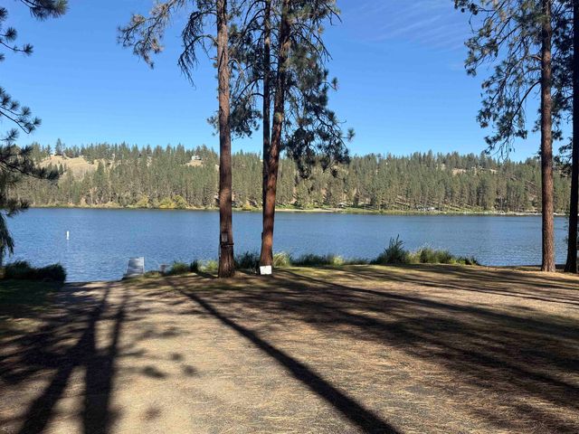 14905 W Maybob Rd, Nine Mile Falls, WA 99026