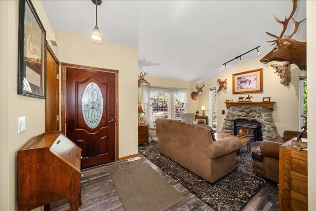 14905 W Maybob Rd, Nine Mile Falls, WA 99026