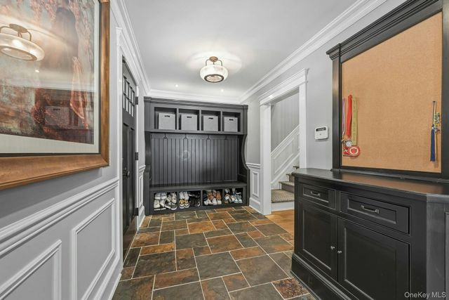 192 Burtis Lane, Muttontown, NY 11791