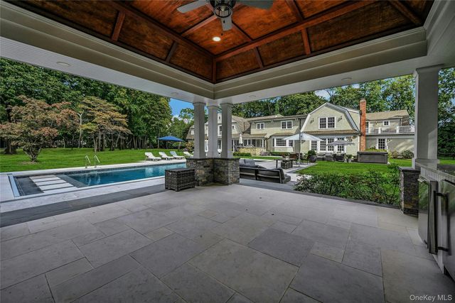 192 Burtis Lane, Muttontown, NY 11791