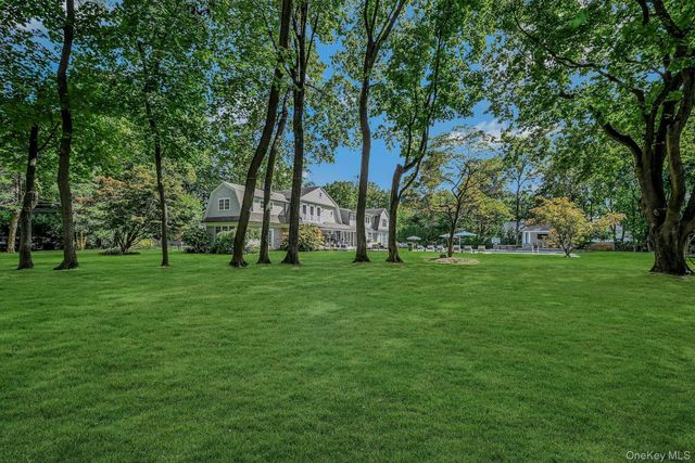 192 Burtis Lane, Muttontown, NY 11791