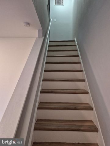 401 WOODSIDE CIR, Dresher, PA 19025