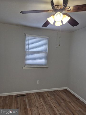 401 WOODSIDE CIR, Dresher, PA 19025