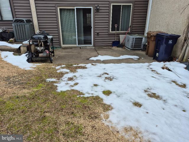 401 WOODSIDE CIR, Dresher, PA 19025