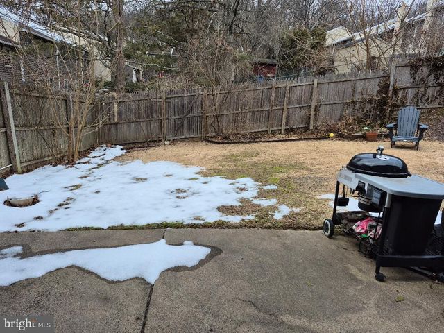 401 WOODSIDE CIR, Dresher, PA 19025