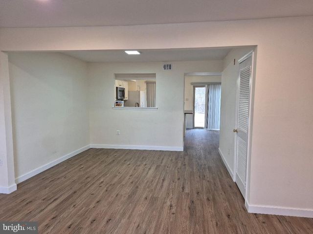 401 WOODSIDE CIR, Dresher, PA 19025