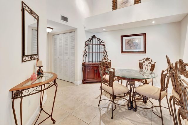 923 Villa Cir, Boynton Beach, FL 33435