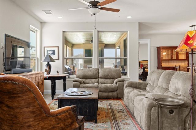 905 Indian Hawthorne DR G, Georgetown, TX 78628
