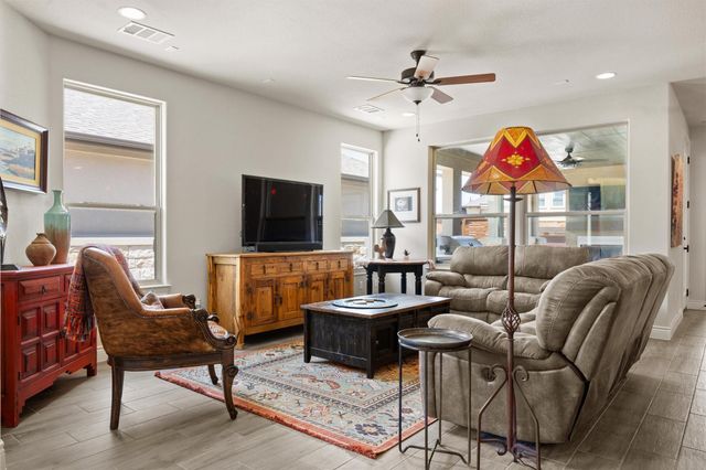 905 Indian Hawthorne DR G, Georgetown, TX 78628