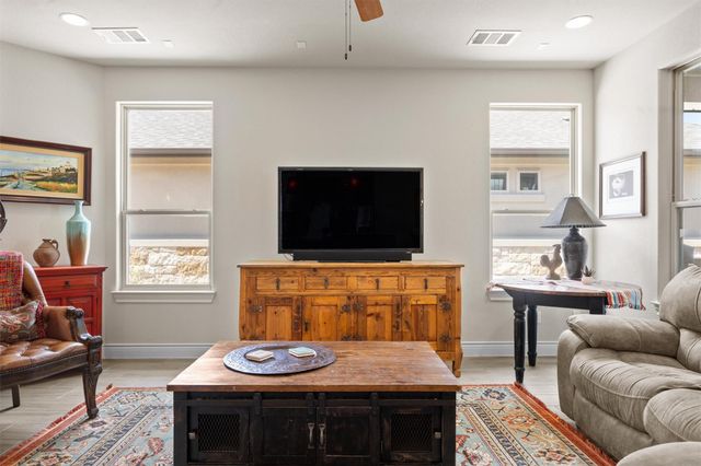 905 Indian Hawthorne DR G, Georgetown, TX 78628